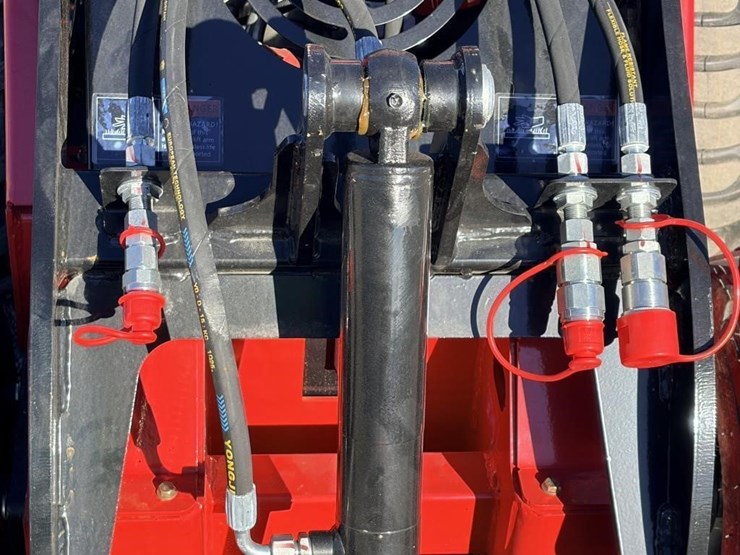 2025-sdlool-sl323wj-skid-steer-loader-image-7