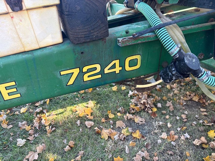 john-deere-7240-image-25