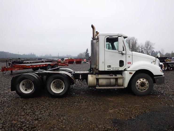 2005-freightliner-columbia-t/a-truck-tractor-image-3