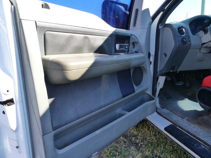 2004-ford-f150-xlt-image-13