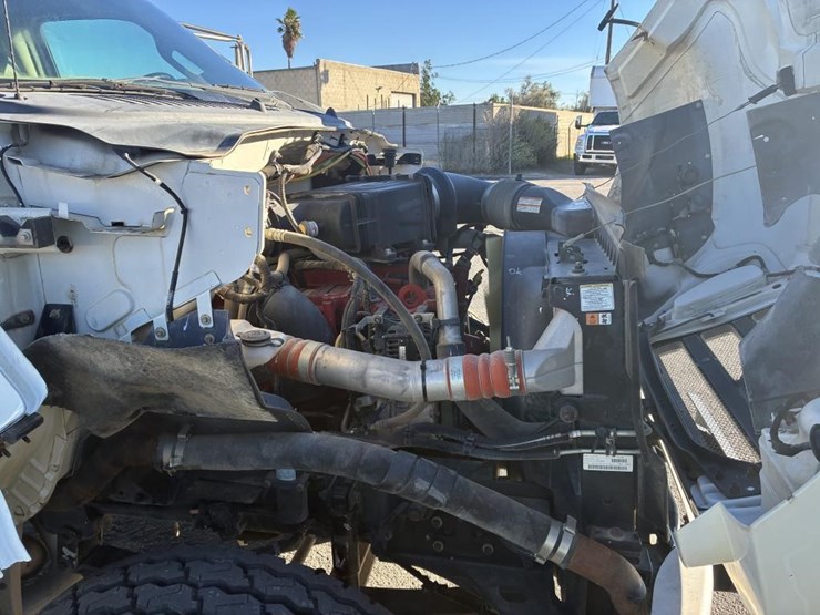 2015-ford-f750-image-8