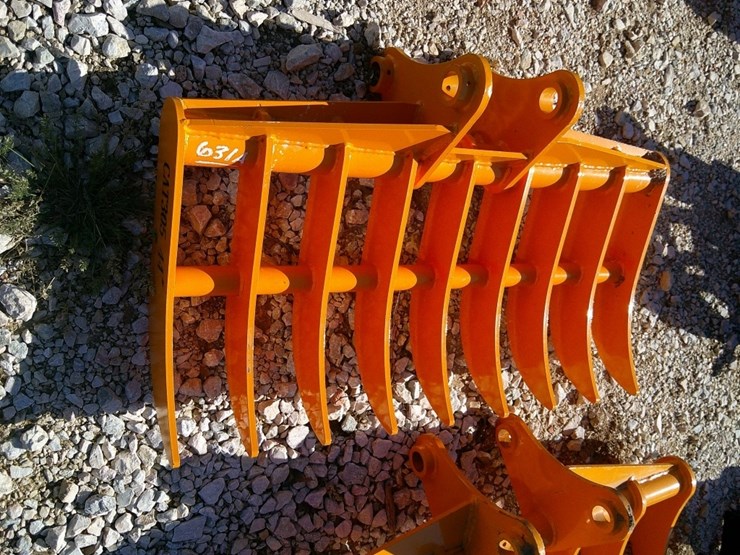 caterpillar-305-image-1