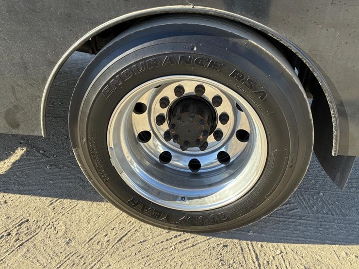 ford-f650-xlt-image-9