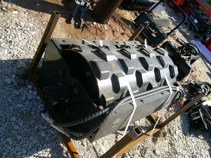 future-compaction-wheel-f/-mini-skid-steer-image-1