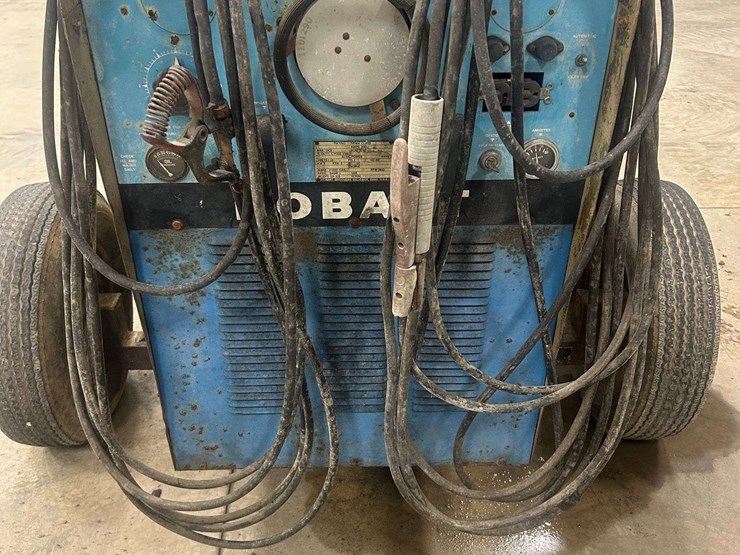 hobart-powerweld-303-portable-welder-image-8