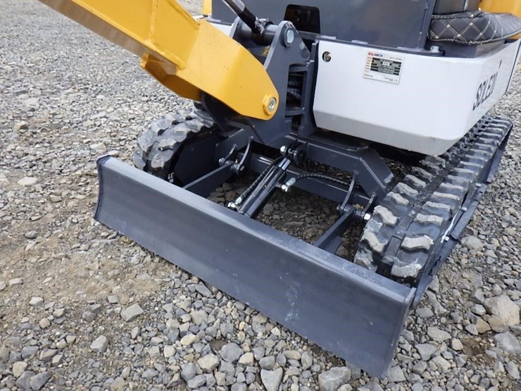 2025-sdlanch-sdle20-hydraulic-excavator-image-9