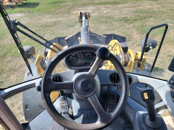 2020-caterpillar-926-image-14