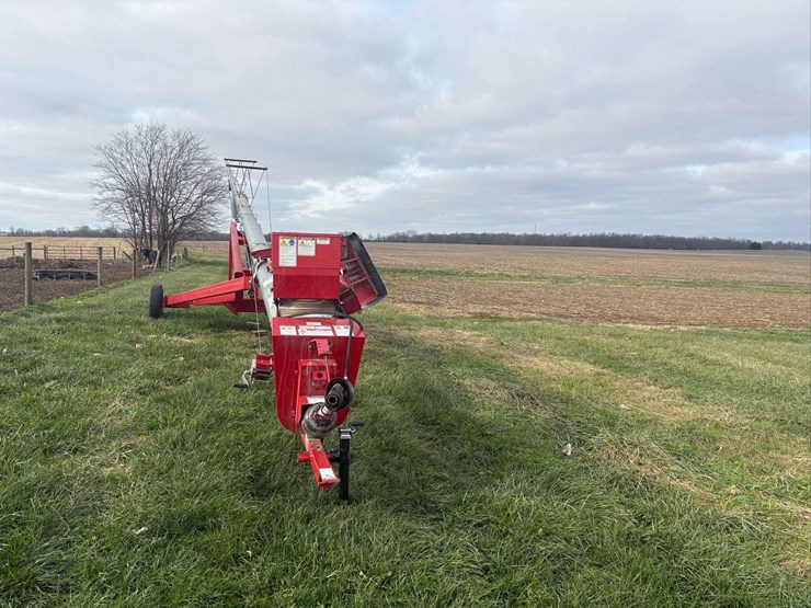 mayrath-10"x63'-swing-away-auger-image-1