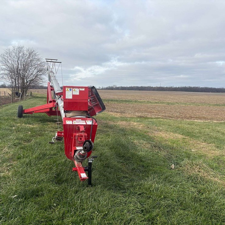 Mayrath 10"x63' swing away auger