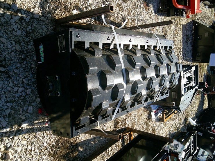 future-59"-compaction-wheel-roller-f/-skid-steer-image-1