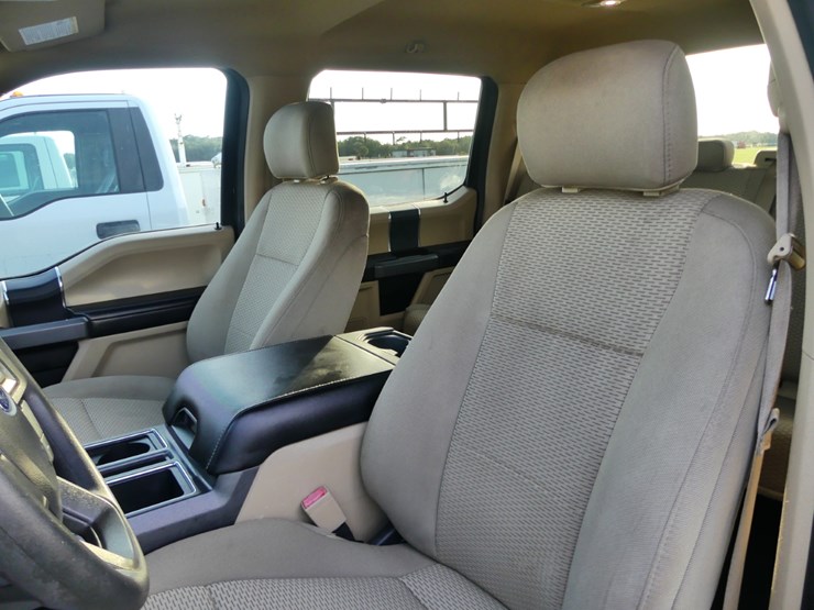 2021-ford-f150-xl-image-11