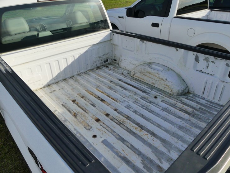 2017-ford-f150-xl-image-7