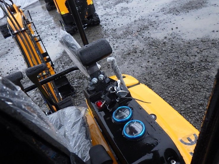 2025-vicsec-15p-hydraulic-excavator-image-21