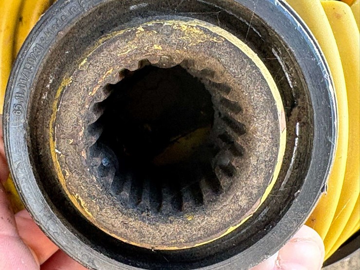 2013-8-row-drago-corn-head-image-12