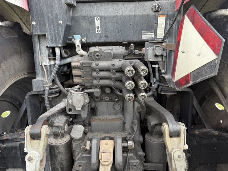 case-ih-165-image-10