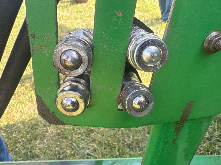 john-deere-630-image-7