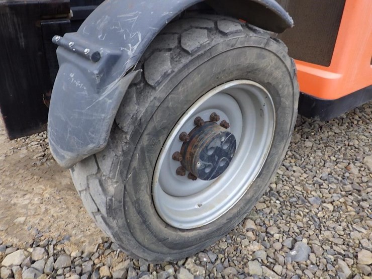 2012-jlg-g10-55a-image-36