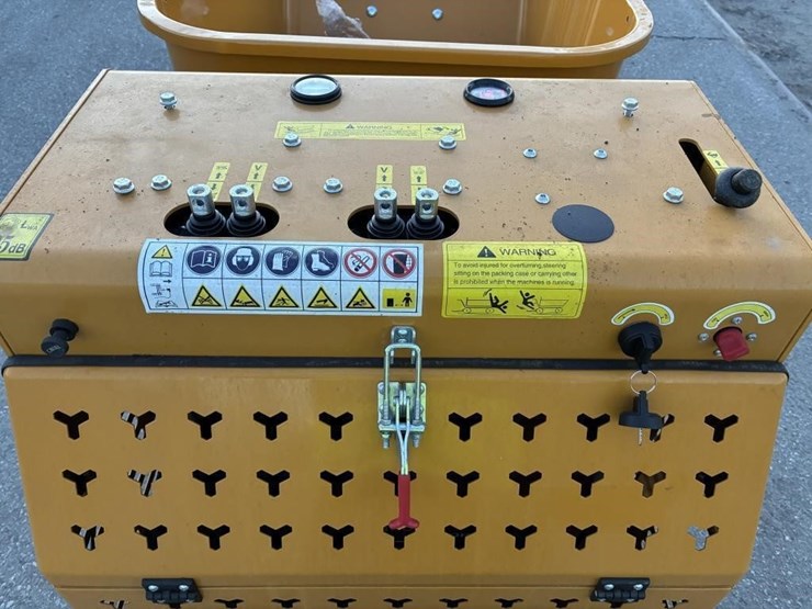 2025-vicsec-x1200-mud-buggy-image-8