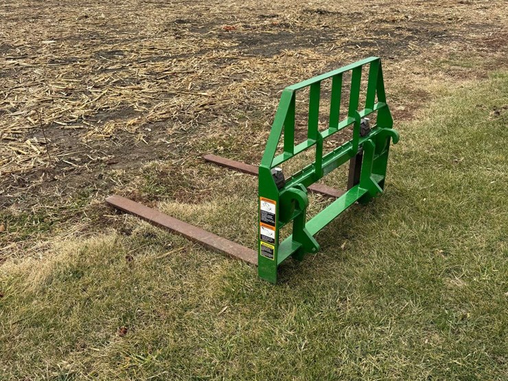 frontier-pallet-forks-image-1