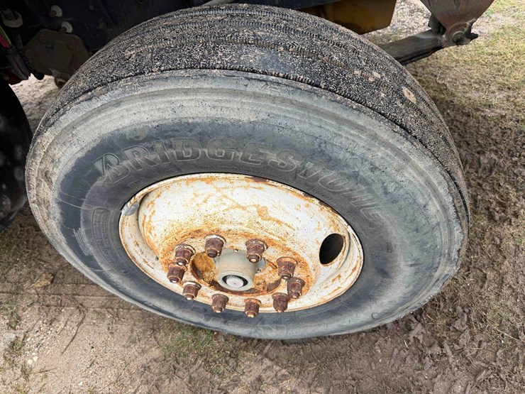 1997-ford-f800-image-21