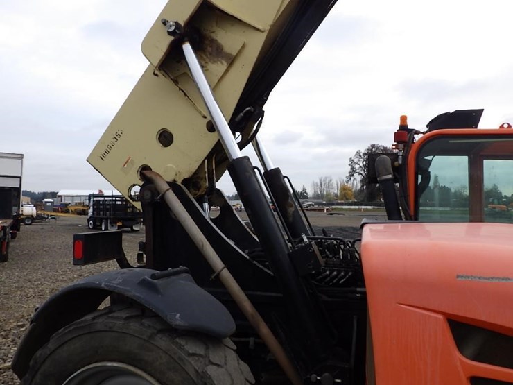 2012-jlg-g10-55a-image-9