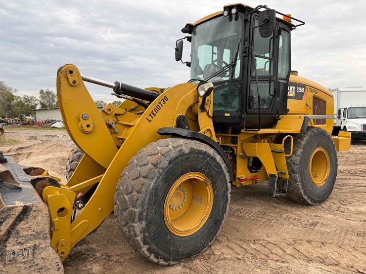 caterpillar-926-image-2