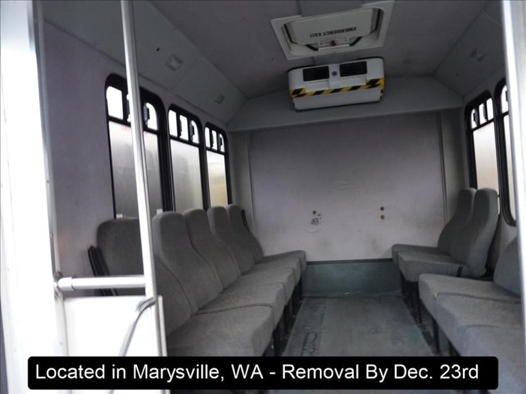 2010-ford-e350-image-21