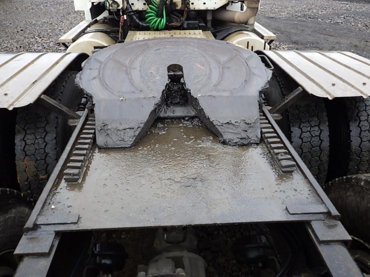 2005-freightliner-columbia-t/a-truck-tractor-image-8