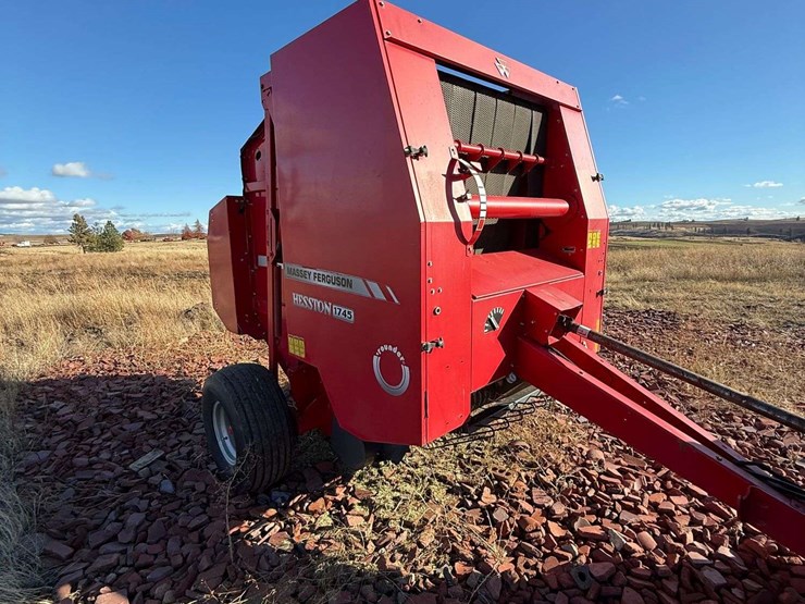 massey-ferguson-1745-image-3
