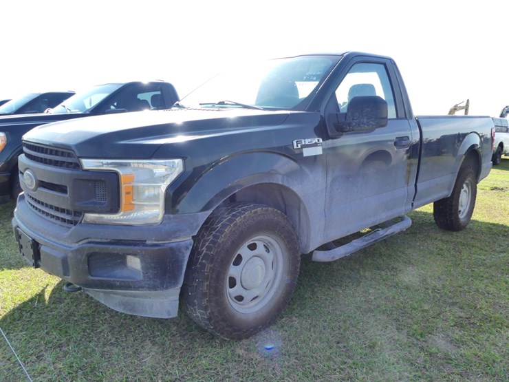 2020-ford-f150-xl-image-2