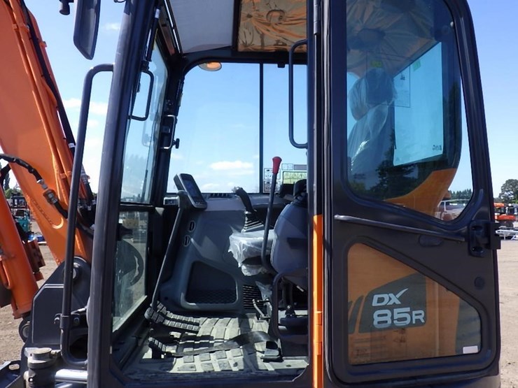 2023-develon-dx85r-3-hydraulic-excavator-image-22