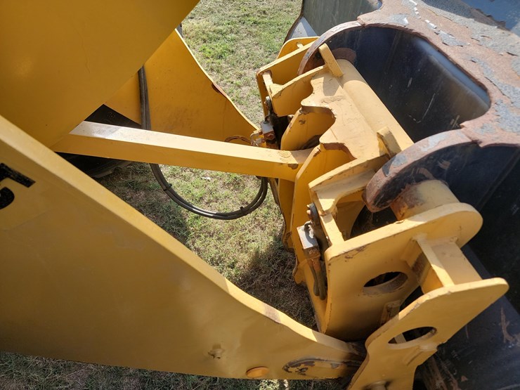 caterpillar-926-image-9