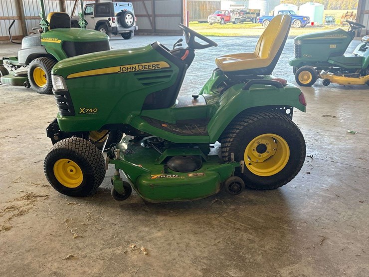 john-deere-x740-image-8