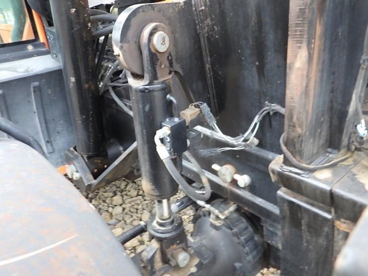 2012-jlg-g10-55a-image-33