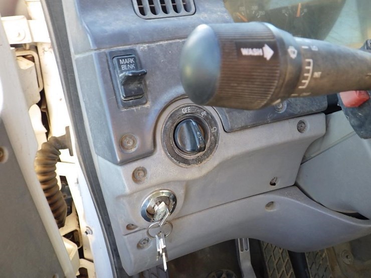 1997-ford-l8513-image-24