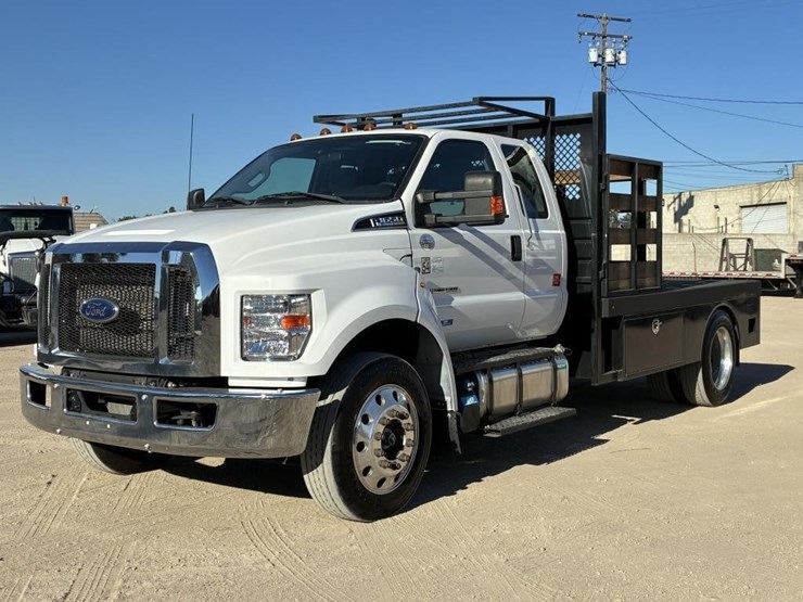 ford-f650-xlt-image-1