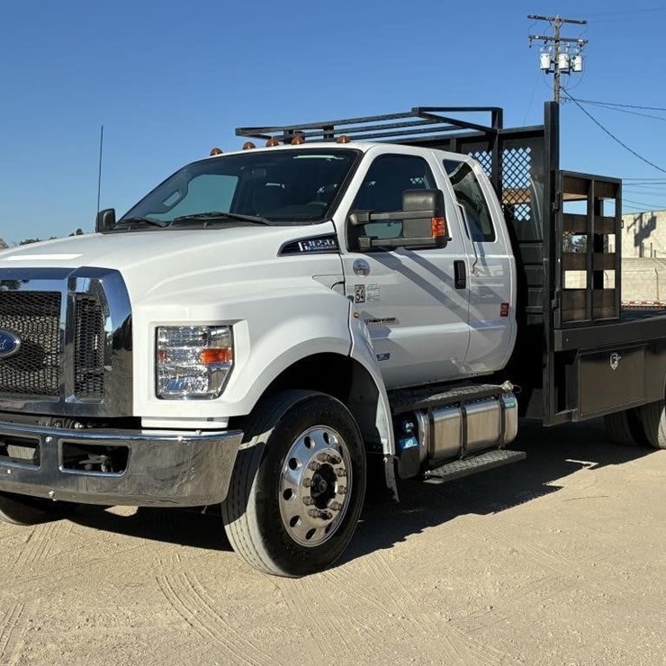 FORD F650 XLT