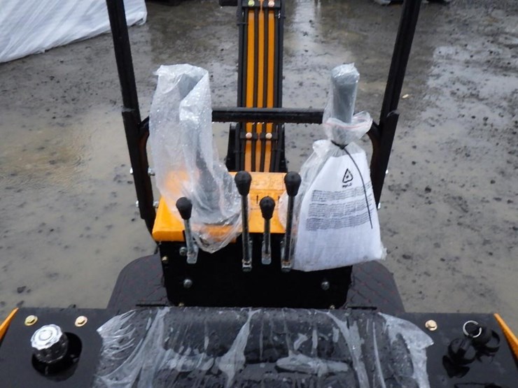 2025-vicsec-13-y-hydraulic-excavator-image-23