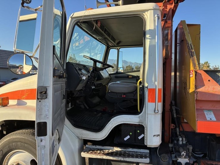 2001-freightliner-dump-truck-image-11