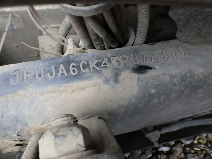 2005-freightliner-columbia-t/a-truck-tractor-image-40