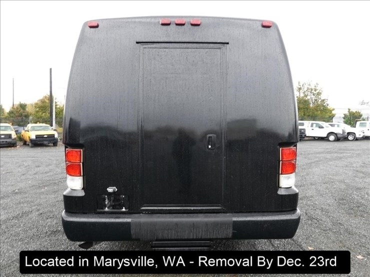 2014-ford-e550-image-23