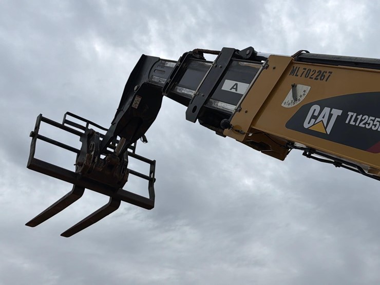 2019-caterpillar-tl1255-image-8