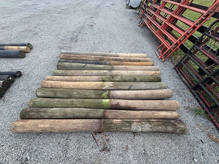 11--assorted-8ft-wooden-post-image-1