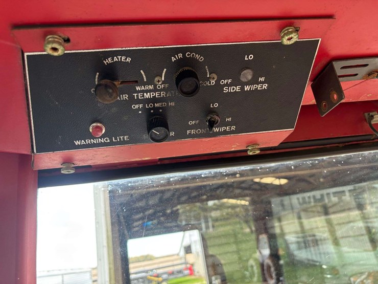 1977-white-2-155-image-15