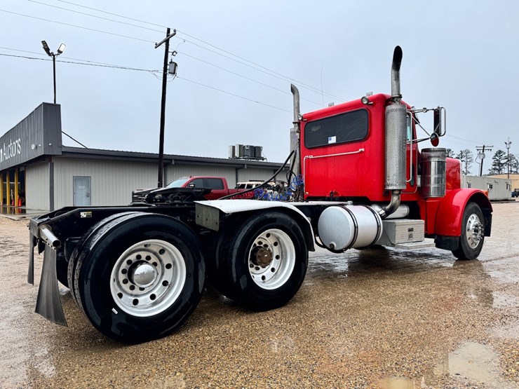 2003-peterbilt-379-image-3