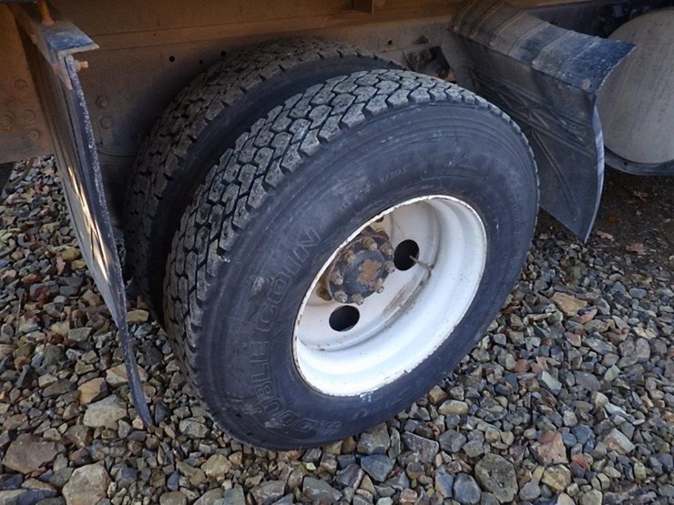 1997-ford-l8513-image-34