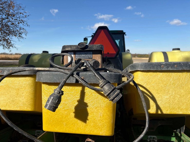 john-deere-7240-image-18