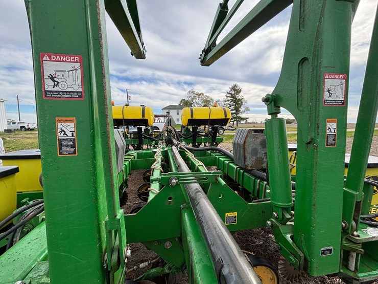 john-deere-1770-image-3