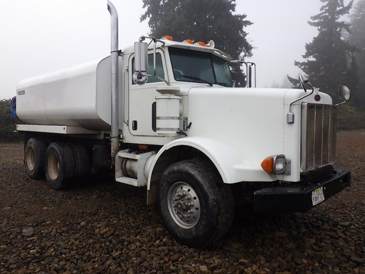 peterbilt-357-image-3