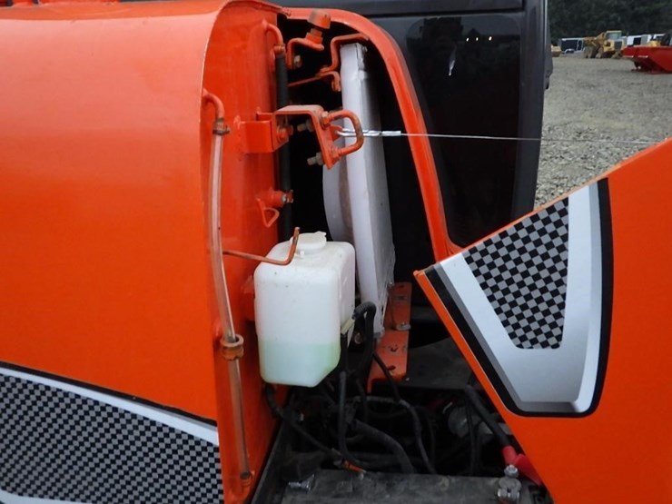 2024-doosan-dx60-9c-hydraulic-excavator-image-17